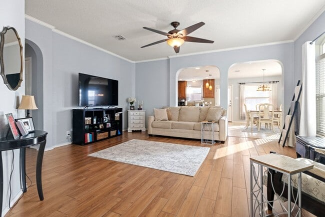 Building Photo - Single story home with study located in Miramar.