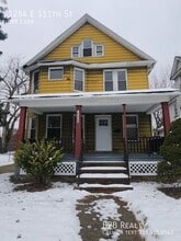 Building Photo - 1264 E 111th St