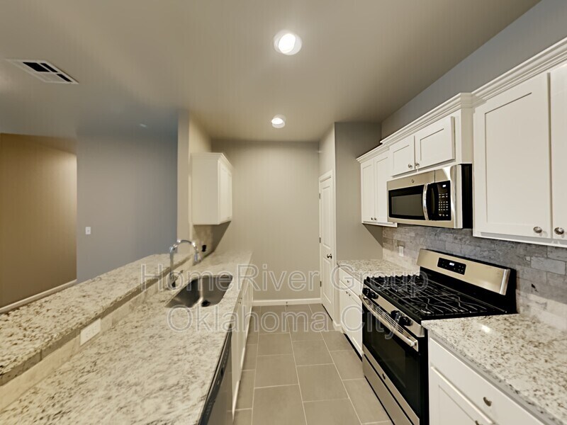 Primary Photo - 601 N 5th St