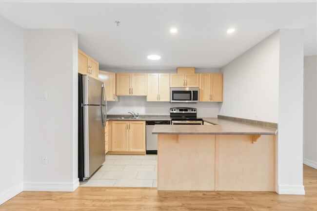 Photo du bâtiment - 1 Bed plus Den, 1 Bath Apartment - Dartmouth - Close to Mic Mac Mall