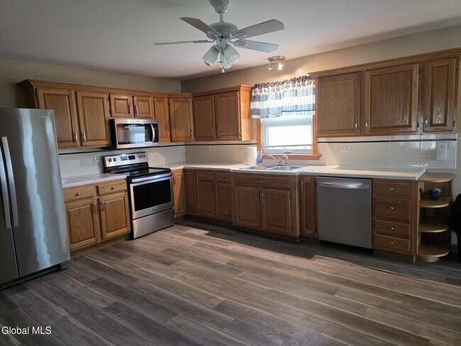 Foto del edificio - 328 Witter Rd