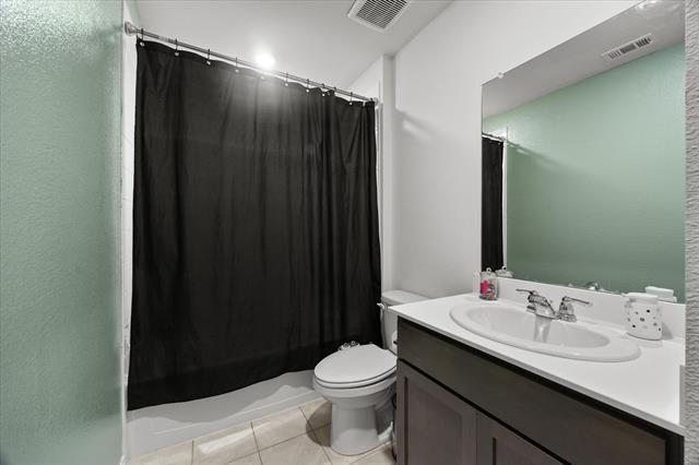 Foto del edificio - 701 Saddle Oak Ln