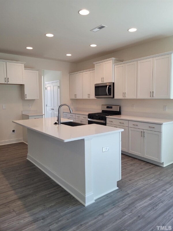 Building Photo - 100 Silent Brk Trl