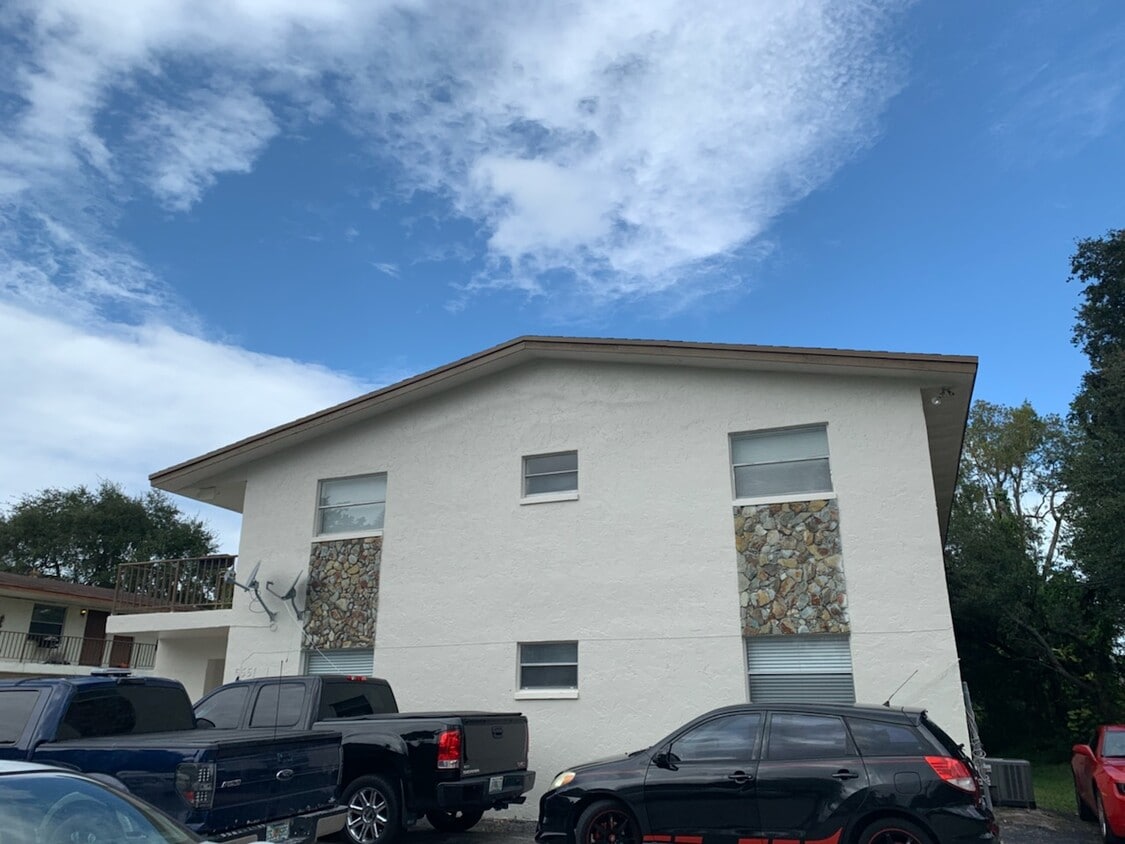 Building Photo - 6551 SW 46th St