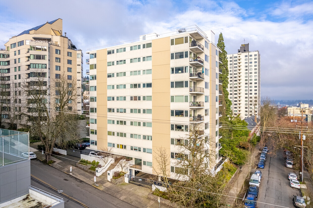 Kings Hill Apartments in Portland, OR
