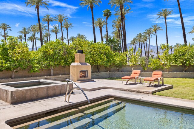 Foto del edificio - 70520 Gardenia Ct