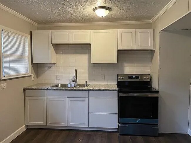 Foto del edificio - 4690 Galveston St