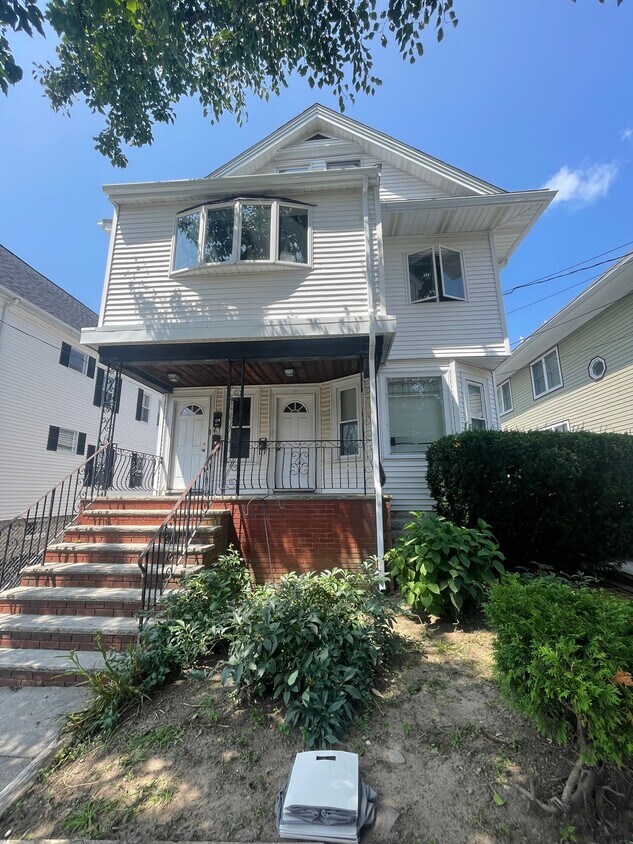 Primary Photo - 129 W Adams St