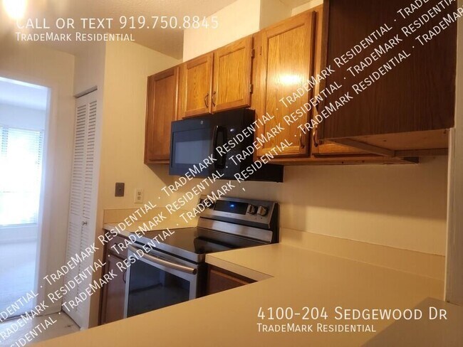 Building Photo - 4100-204 Sedgewood Dr-