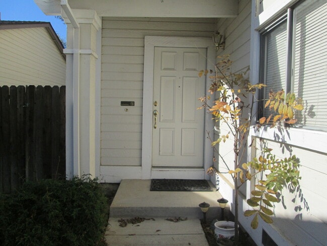 Foto del edificio - Cozy Living in the Heart of Brentwood