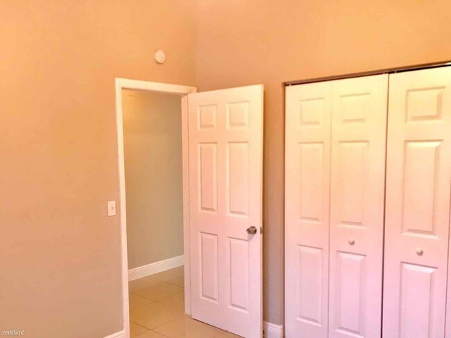 Building Photo - 4 br, 2 bath House - 7526 SW 7th Pl