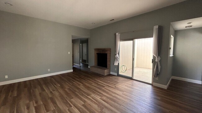 Foto del edificio - 3916 Pheasant Ln