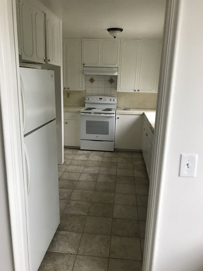 Building Photo - 7617 De Longpre
