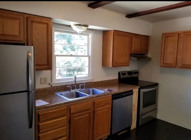 Foto del edificio - 4BR 2BA - Walk to campus!