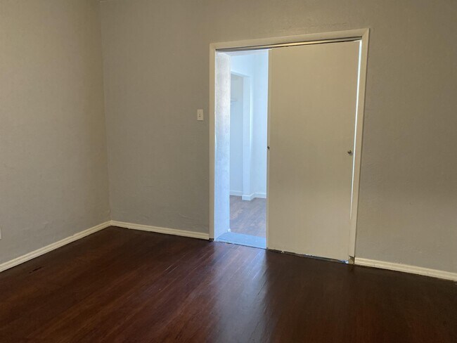 Building Photo - 4640 Anderson Ave