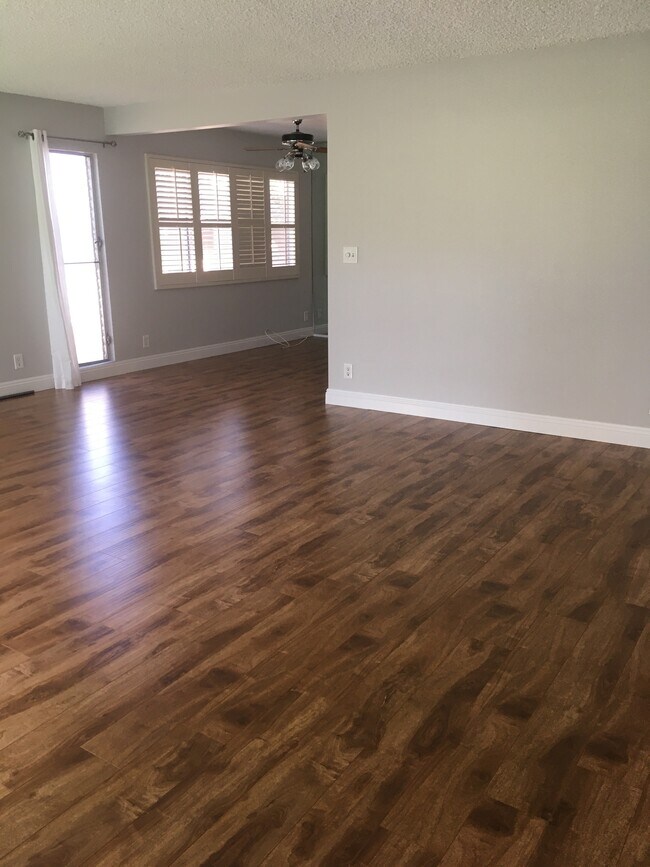 living room - 12314 Montana Ave