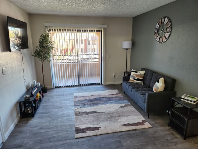 1 Bedroom Living Room - Heather Brook Apartments