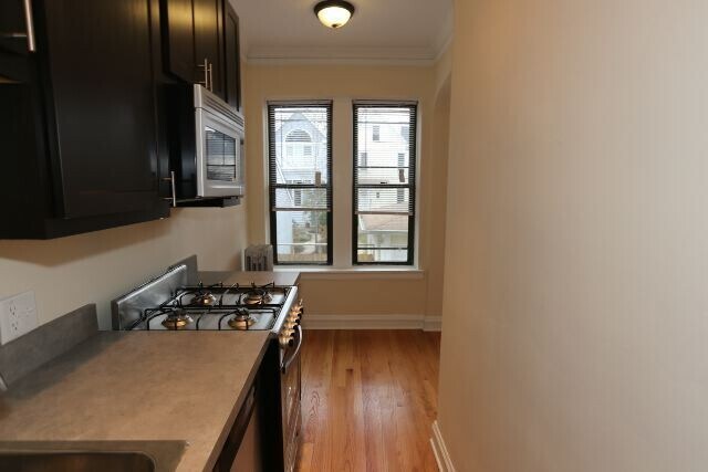 Building Photo - 4614 N Paulina St