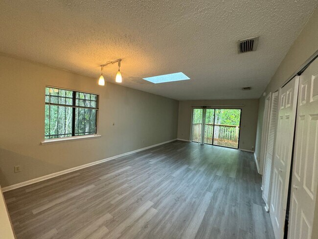 Building Photo - Altamonte Springs 2 Bedroom/2 Bath