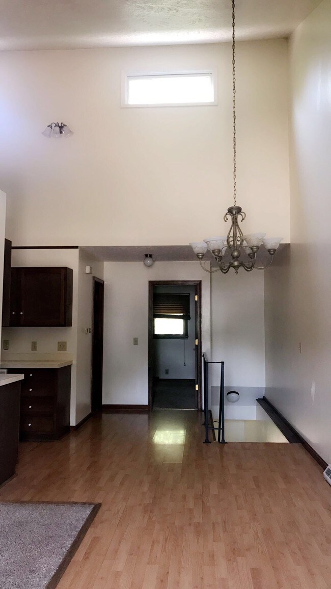 336 S Ohio St, Salina, KS 67401 Townhome Rentals in Salina KS