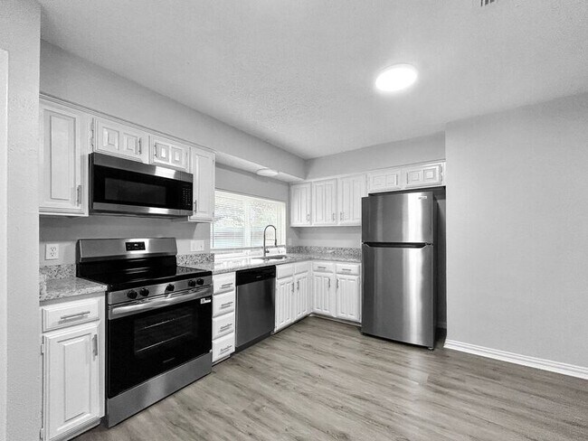 Foto del edificio - 1000 Harness Ln