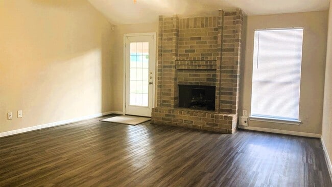 Foto del edificio - 3730 Village Grove Dr
