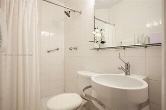 Building Photo - 4720 Pine Tree Dr