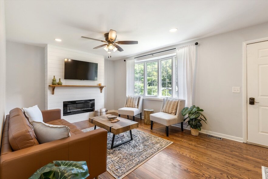 Photo - 209 Hazelwood Drive Unit