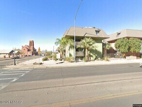 Building Photo - 901 N Euclid Ave