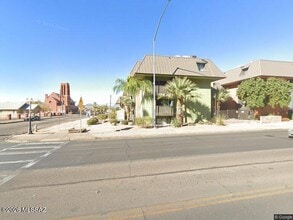 Building Photo - 901 N Euclid Ave