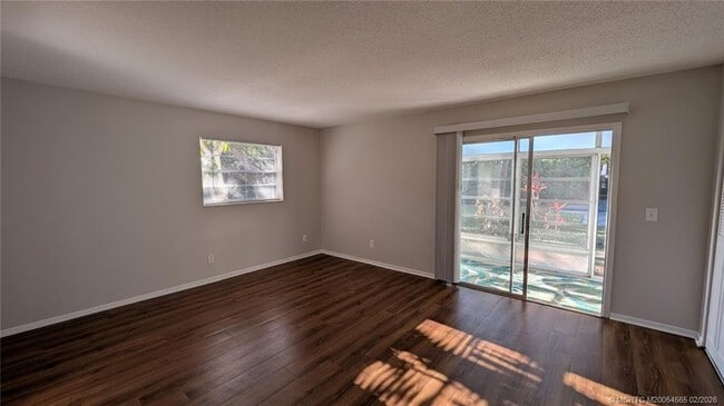 Building Photo - 2600 SE Ocean Blvd