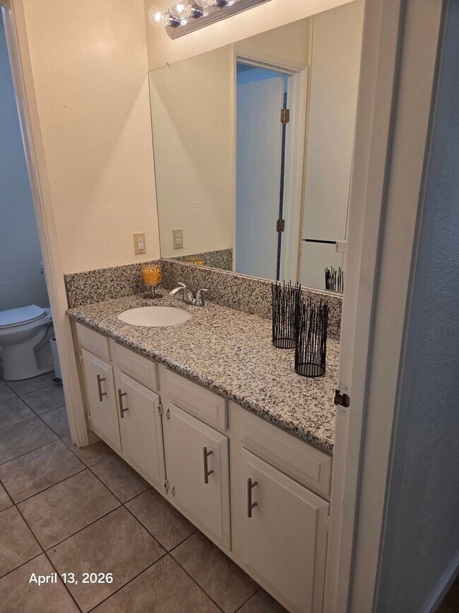 Foto del edificio - Spacious Downtown Sacramento Condo