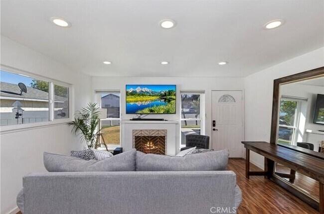 Foto del edificio - 1186 Willits Dr