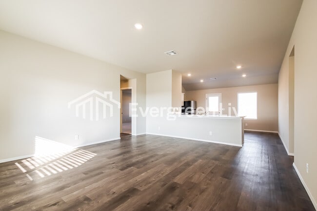 Foto del edificio - 8615 E 164th Ct S