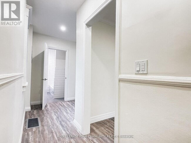Building Photo - 1623 Keele St