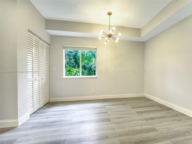 Building Photo - 5084 Rose Hill Dr