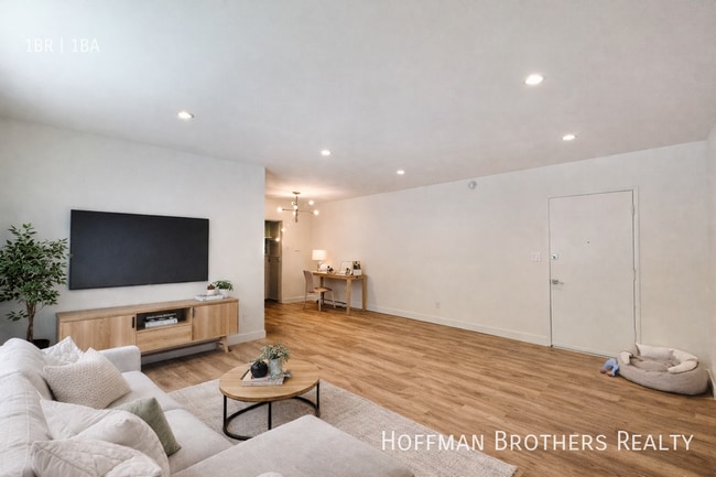 Building Photo - 859 S New Hampshire Ave