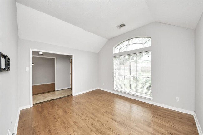 Building Photo - 2706 Plantation Dr