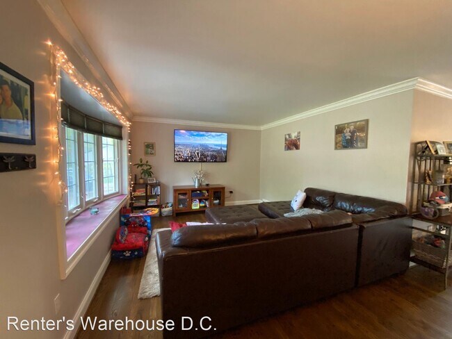 Building Photo - 4 br, 3 bath House - 4218 Adrienne Dr
