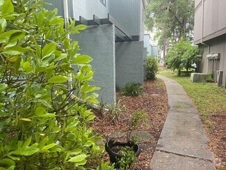 Building Photo - 703 SW 75th St