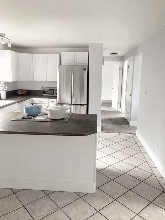 Foto del edificio - 820 Bourdeaux Dr