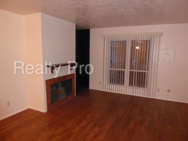Building Photo - 22 Calle Vadito NW