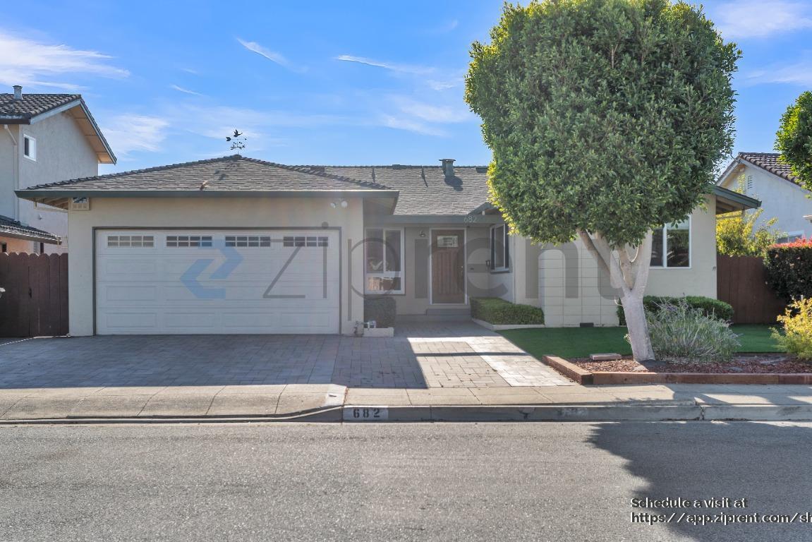 Foto principal - 682 Teal St