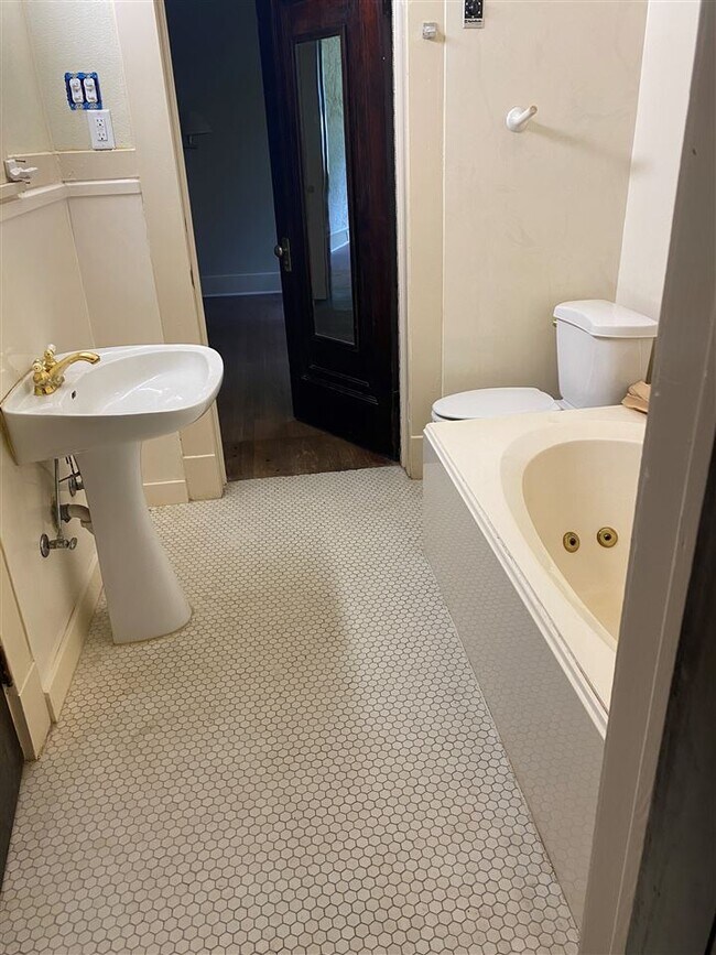 Foto del edificio - 1037 Belhaven St