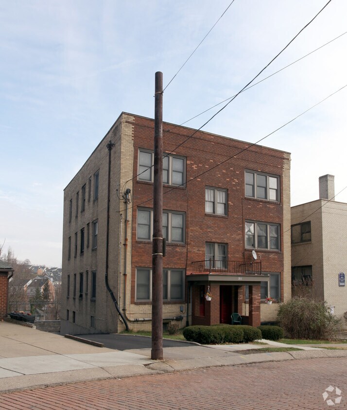 Primary Photo - 211 Buchanan Pl