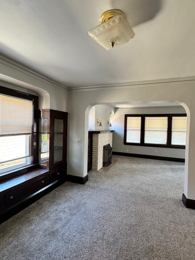 Building Photo - 1057 E 146th St