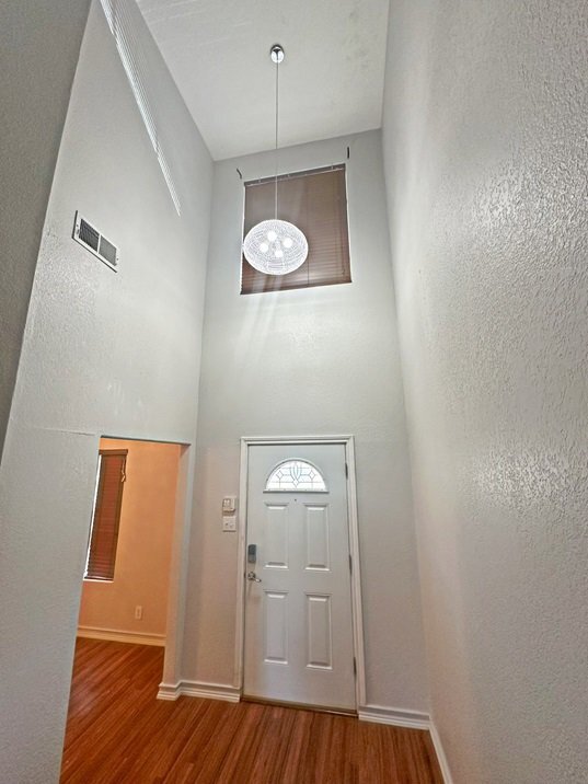 Foto del edificio - 7943 Cerezo