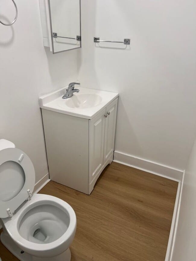 Building Photo - Amazing Value - De-leaded, Pet-Friendly 3-bed, 1.5bath Brookline Apartment