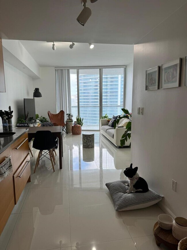 Building Photo - 465 Brickell Ave