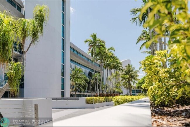 Foto del edificio - 2950 NE 188th St